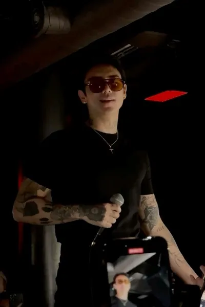 Christian Yu  Hintergrund