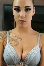 Çevrilmiş Sohbet Yapay Zekası – Sasha Foxxile sohbet edin