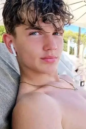 Flipped Chat AI – 與 奧斯卡·柯蒂斯 聊天