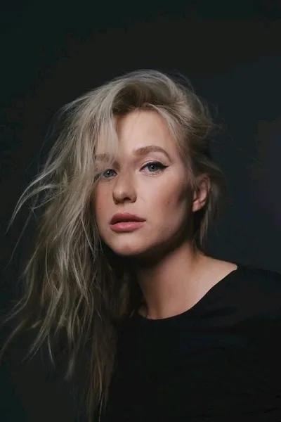 Flipped Chat AI – Чат с Анна Немченко ❤️