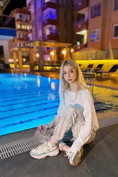 Çevrilmiş Sohbet Yapay Zekası – Taissaile sohbet edin