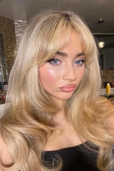 Çevrilmiş Sohbet Yapay Zekası – Sabrina Carpenterile sohbet edin