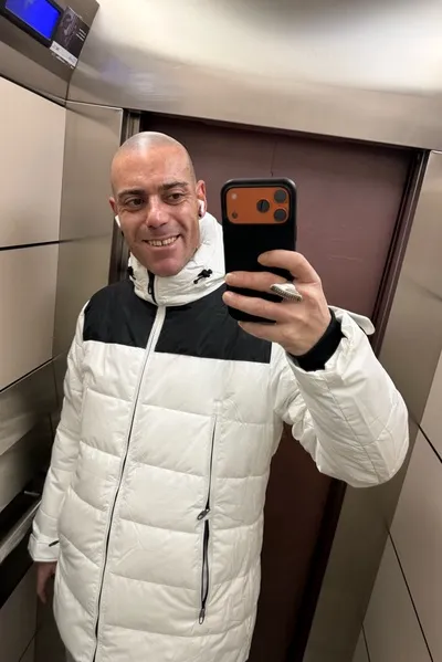 Flipped Chat AI – Chatear con Carlosamusic