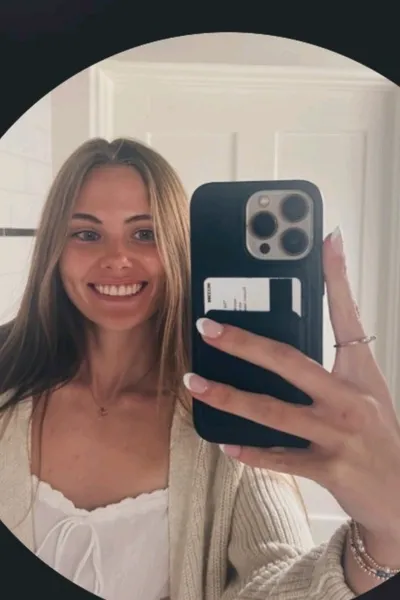 Flipped Chat AI – Chat dengan Megan clow