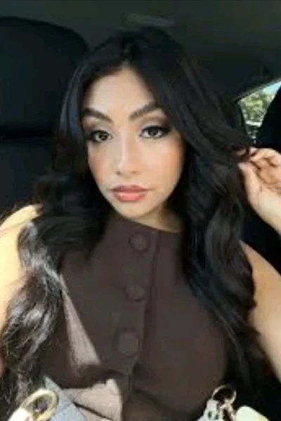 Flipped Chat AI – Chatta med Clarissa Wrenford