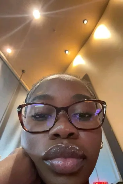 FlippedチャットAI – キムとチャット