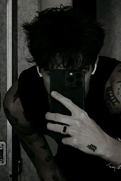 Flipped Chat AI – Chatten mit Malakai Jombardi