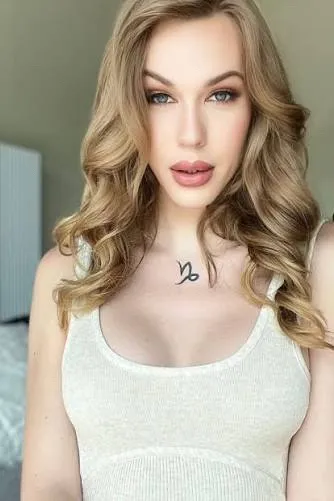 Flipped chat ai - makipag -chat sa Kristal Thayer