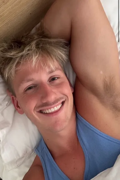 Flipped Chat AI – Bate-papo com Hayes Rockwell