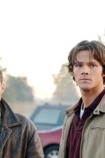 फ़्लिप्ड चैट AI – Jared Padalecki Todd के साथ चैट करें