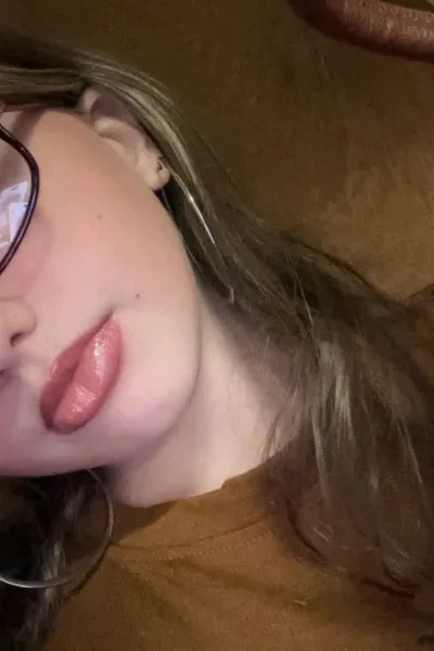 Flipped Chat AI – Chat cu Rowena Claremont