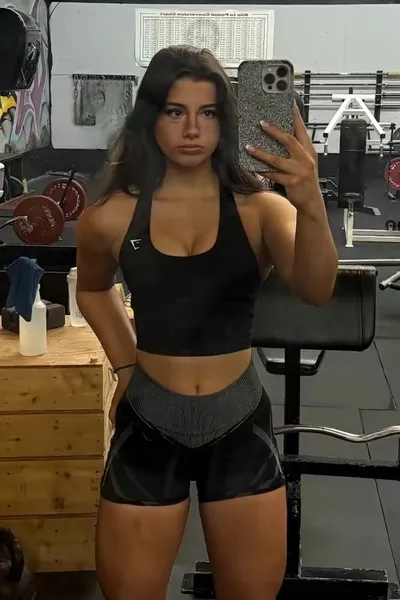 الذكاء الاصطناعي للدردشة المعكوسة – الدردشة مع Malala’s