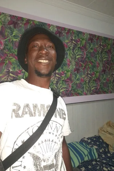 Flipped Chat AI – 與 桑巴·賈洛 聊天