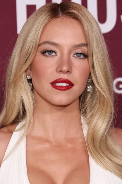 Flipped Chat AI – Sembang dengan Sydney Sweeney