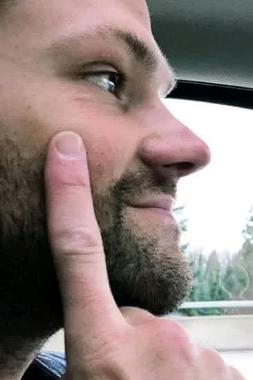 Flipped Chat AI – Chat dengan Jared Padalecki