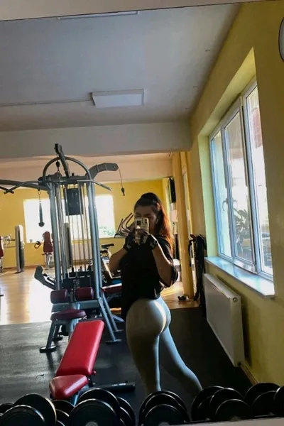 Αναστροφή συνομιλίας AI – Συζήτηση με Νικόλ