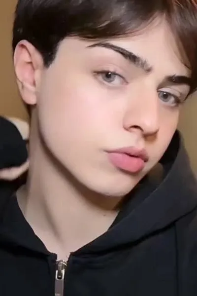 الذكاء الاصطناعي للدردشة المعكوسة – الدردشة مع يوكي