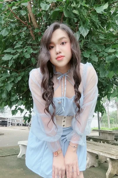 Flipped Chat AI – แชทกับ Éclair