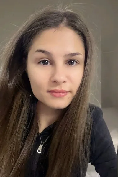 Flipped Chat AI – Chat cu Maris Calder