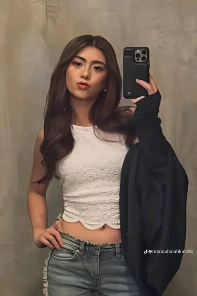 Flipped Chat AI – Discuter avec Mikha Lim