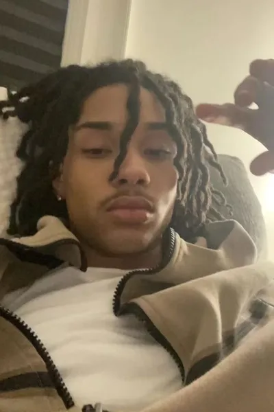 FlippedチャットAI – デイヴォンとチャット