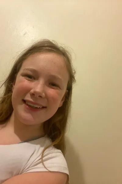 Flipped Chat AI – Чат с Лола