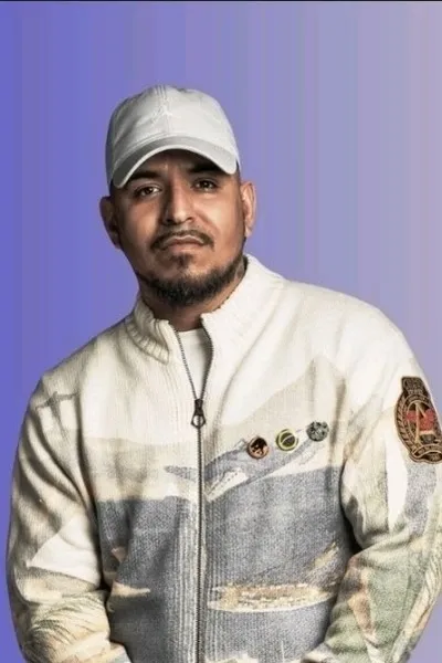 Flipped Chat AI – Chatten mit Bryann Trejo