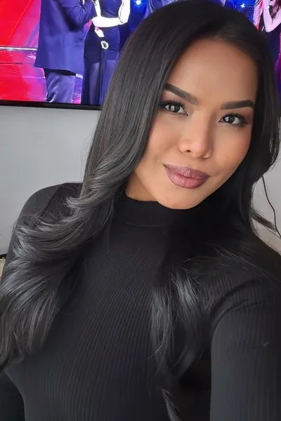 Odwrócony czat AI – rozmawiaj z Lia Nong