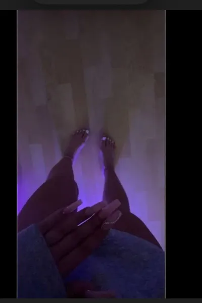 फ़्लिप्ड चैट AI – ज़ैनब के साथ चैट करें