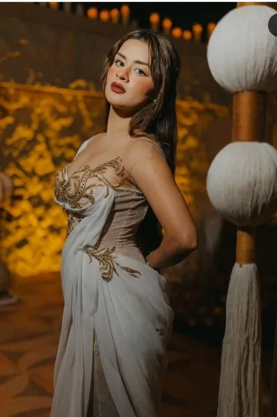 Flipped Chat AI – Chat cu Avneet kaur