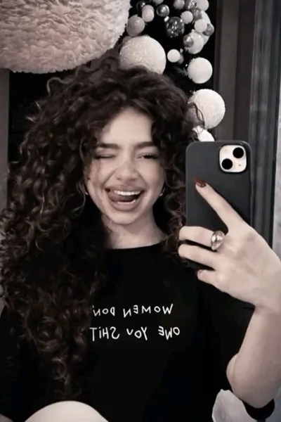 Flipped Chat AI – 與 Gaby 🫰 聊天