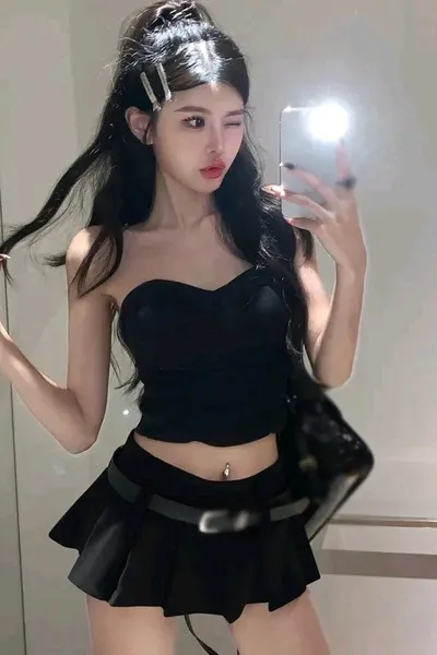 फ़्लिप्ड चैट AI – युकी सकुरा के साथ चैट करें