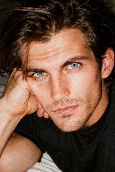 Flipped Chat AI – Чат с Дмитрий Ллойд