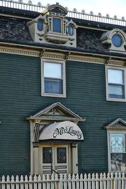 Flipped Chat AI – Chat dengan Rumah bordil