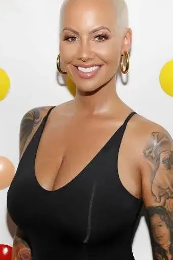 Flipped Chat AI – kalbėkite su Gintarinė rožė