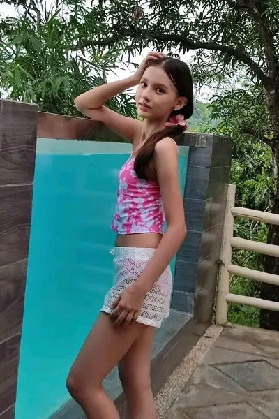 फ़्लिप्ड चैट AI – बियांका के साथ चैट करें