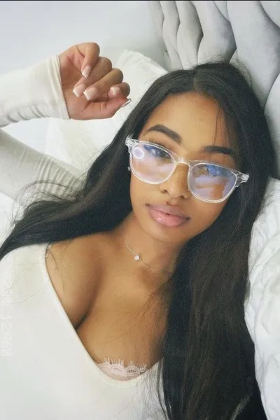 Flipped Chat AI – kalbėkite su Ana