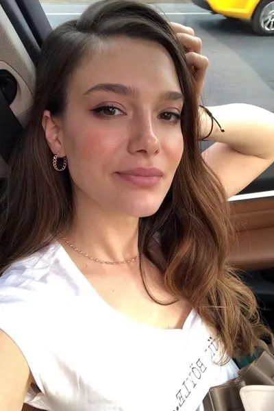 Flipped Chat AI – kalbėkite su liah