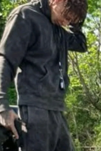 Çevrilmiş Sohbet Yapay Zekası – LIL REDile sohbet edin