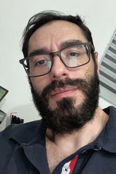 Αναστροφή συνομιλίας AI – Συζήτηση με Ματέους Φαλκάο