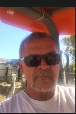 Flipped Chat AI – Чат с Коллин Рейвер