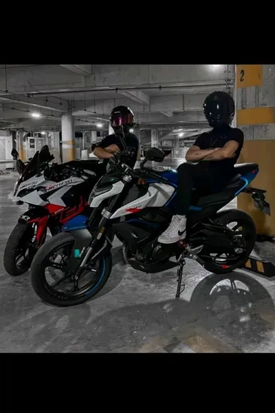 Flipped Chat AI – Chatear con Tus amigos bikers🤫