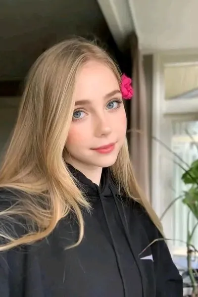 Flipped Chat AI – Chatta med Flor González