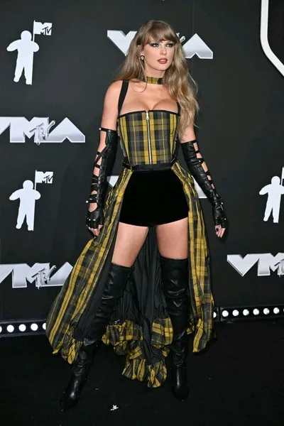 Flipped Chat AI – Chatta con Mondo solo di donne