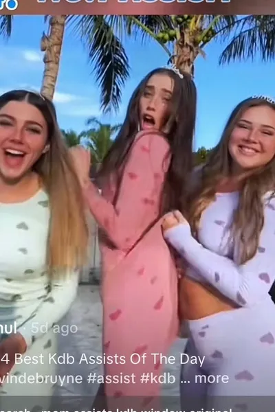 Flipped Chat AI – Chatta con Lola laura e lily