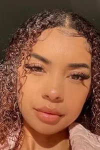 Flipped Chat AI – Чат с Ханна Мари