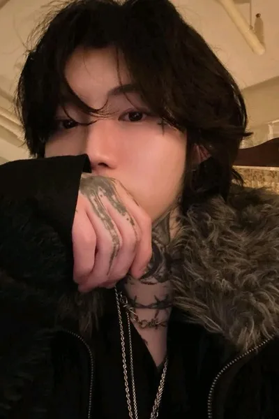 Flipped Chat AI – Chat cu Liam misb