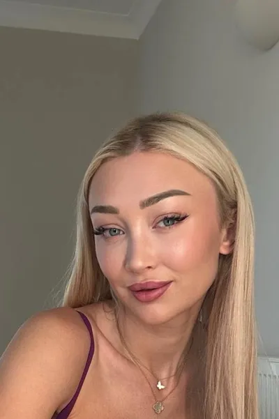 FlippedチャットAI – フランセス・ベントリーとチャット