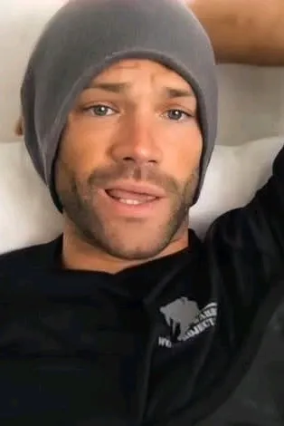 फ़्लिप्ड चैट AI – जैरेड पाडालेकी के साथ चैट करें