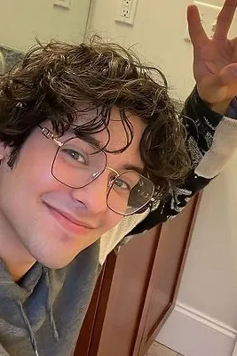 AI trò chuyện đảo ngược – Trò chuyện với Xolo Maridueña